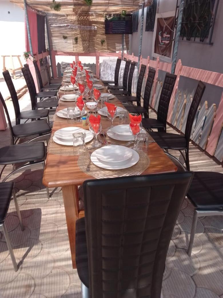 Готель Bh Apero Club Bertoua Екстер'єр фото