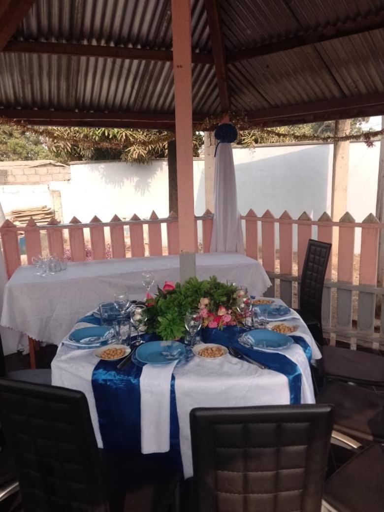 Готель Bh Apero Club Bertoua Екстер'єр фото